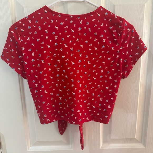 WINDSOR SHORT SLEEVE RED WHITE V NECK TIE KNOT CROP TOP SIZE LARGE - Picture 6 of 9